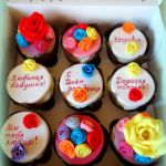 Капкейки "Вместо 1000 слов" Капкейки с мастикой Монино